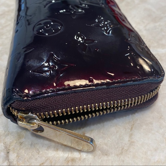 Louis Vuitton Monogram Vernis Zippy Wallet - Picture 15 of 17